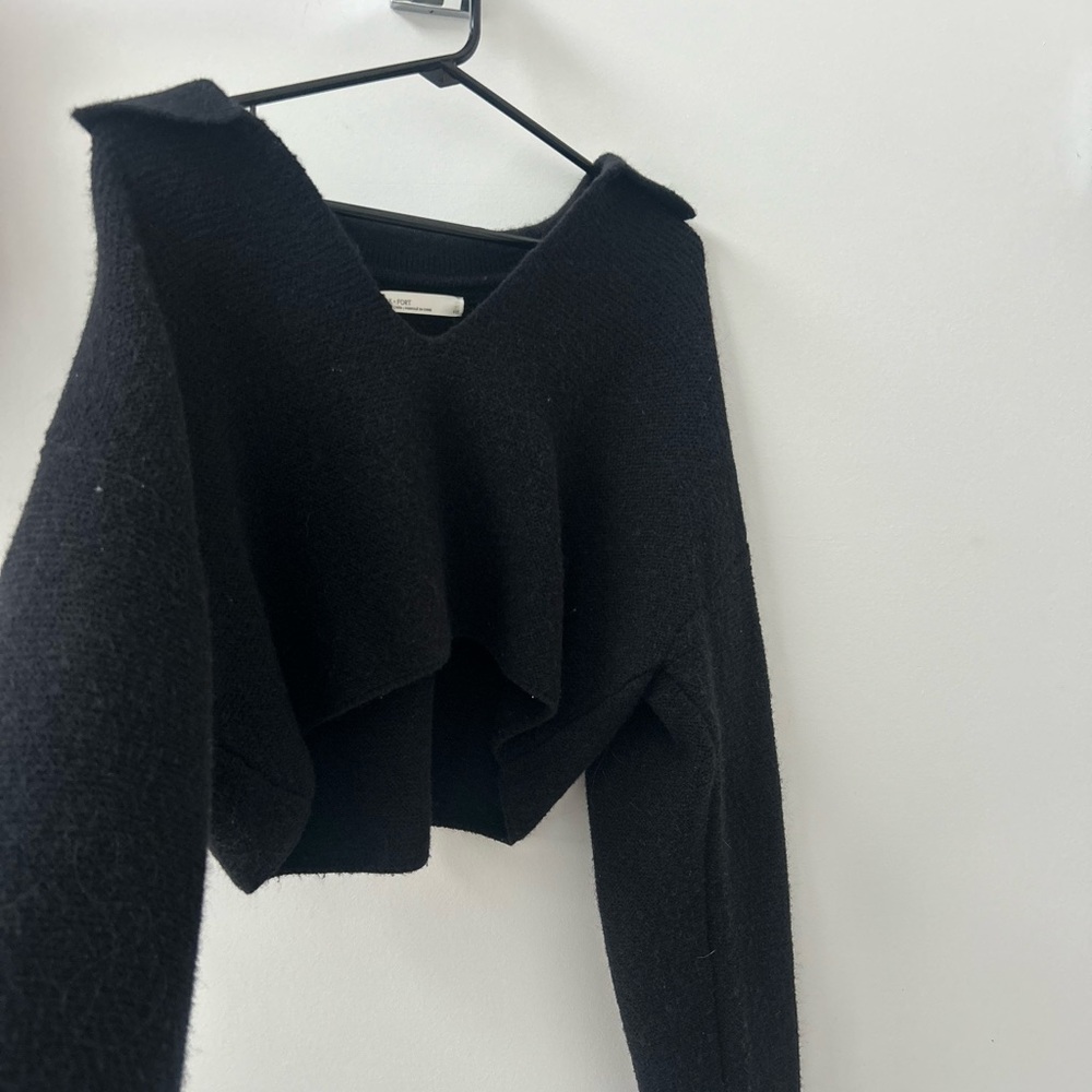 X2 OAK + FORT Cream and Black Striped V-Neck Sweater and black sweater - Picture 2 of 2